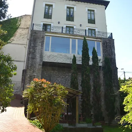 Casa De Valle 3*