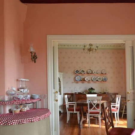 Casa De Valle Han/Misafirhane Colindres